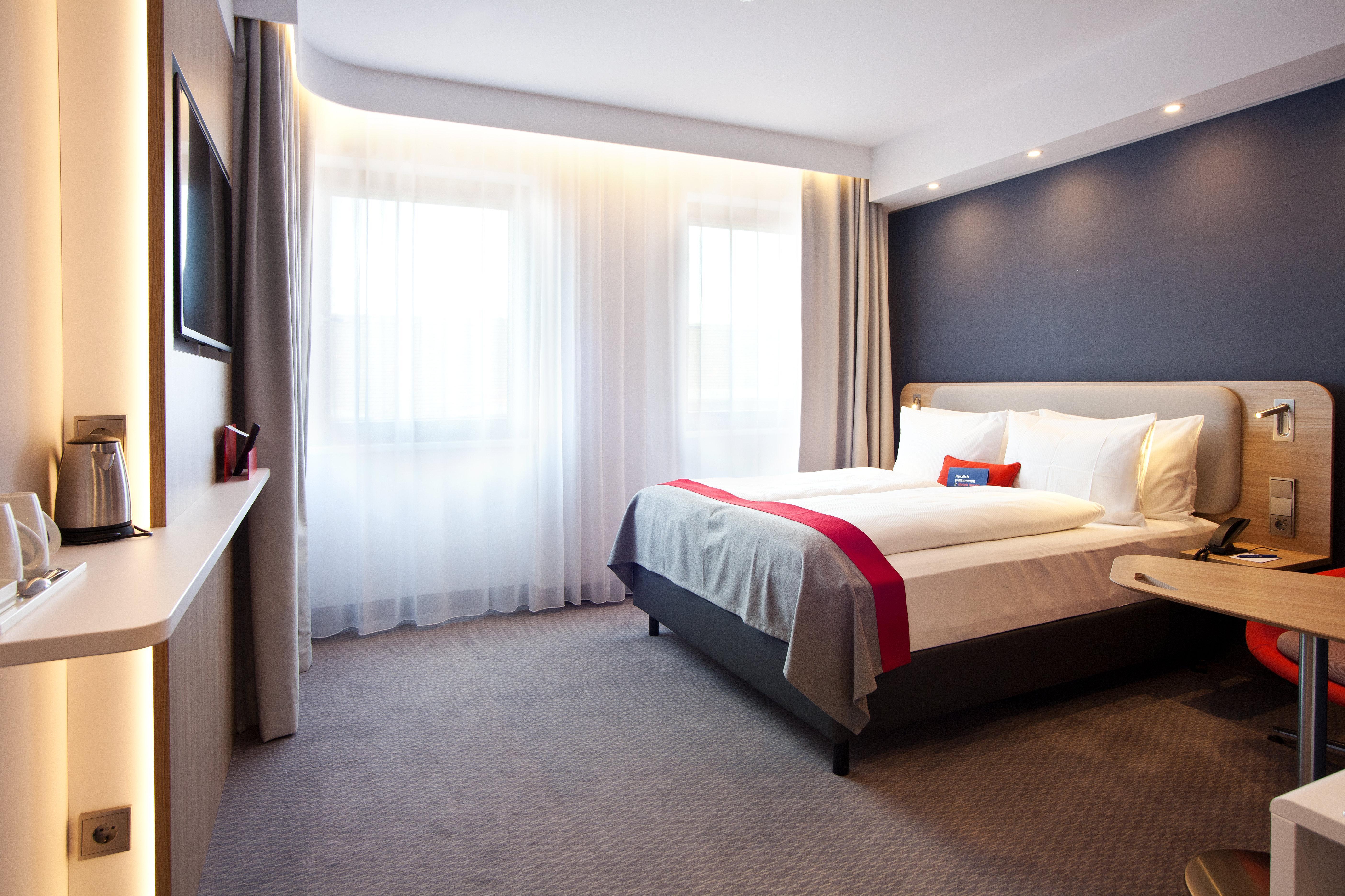 Holiday Inn Express - Saarbruecken By Ihg Экстерьер фото