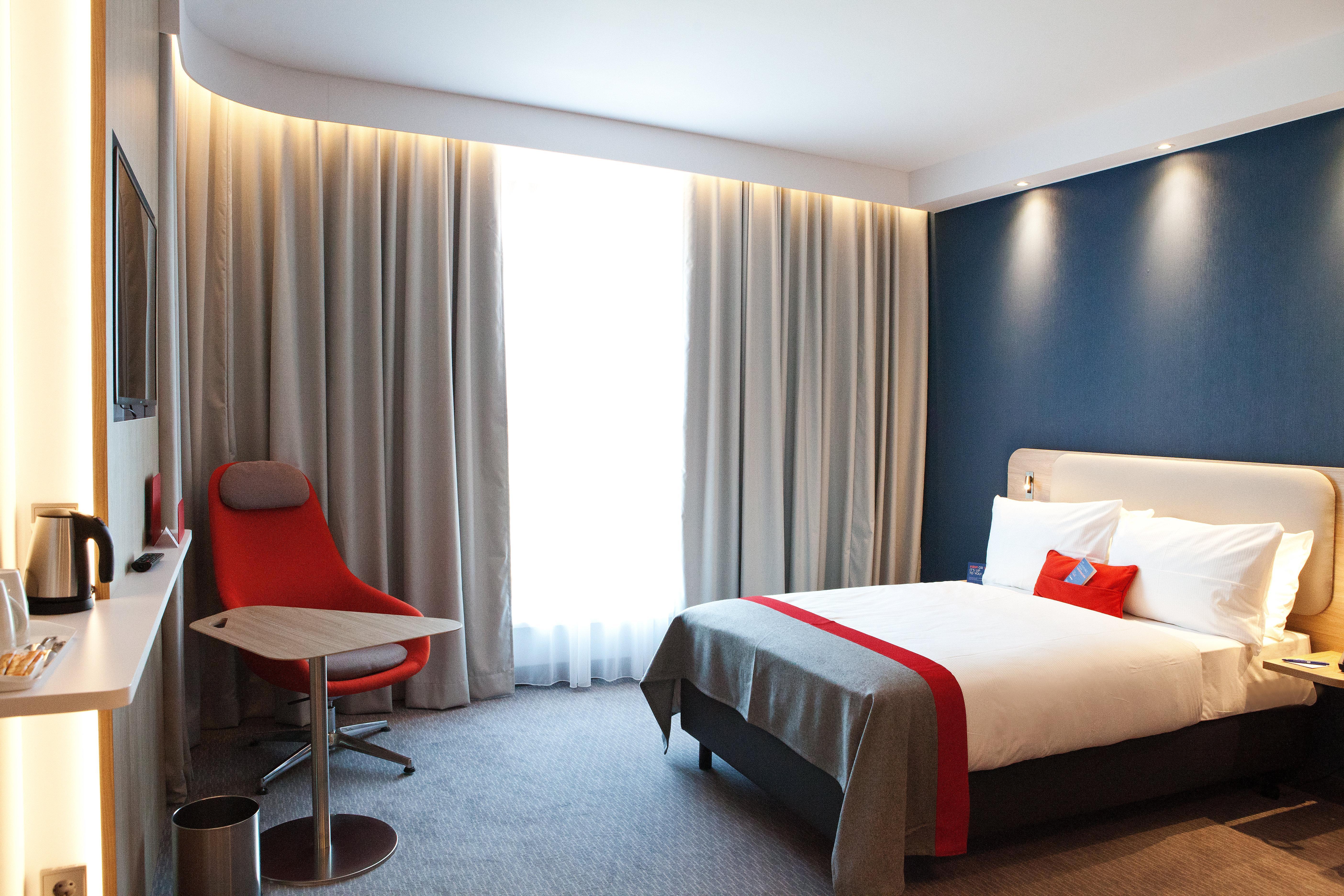 Holiday Inn Express - Saarbruecken By Ihg Экстерьер фото