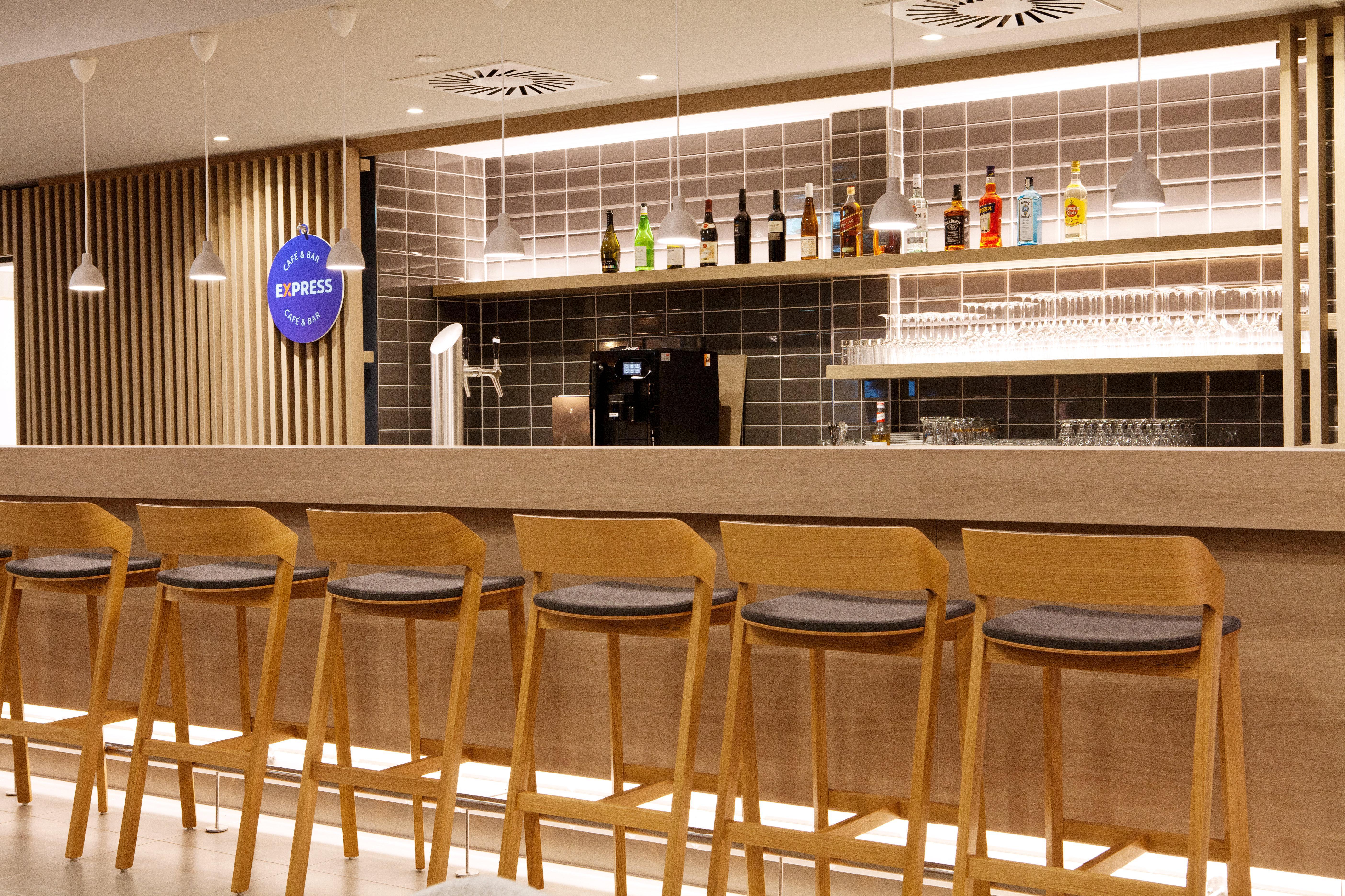 Holiday Inn Express - Saarbruecken By Ihg Экстерьер фото