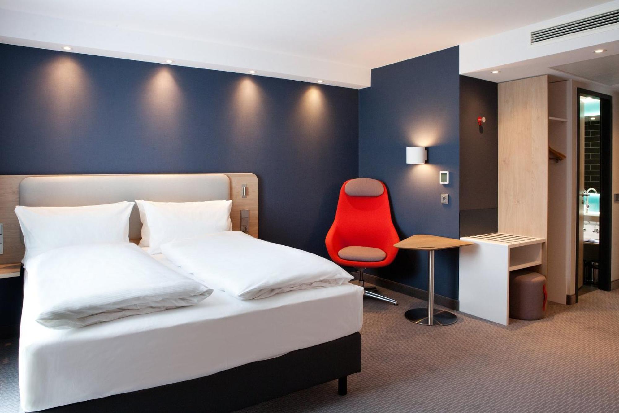 Holiday Inn Express - Saarbruecken By Ihg Экстерьер фото