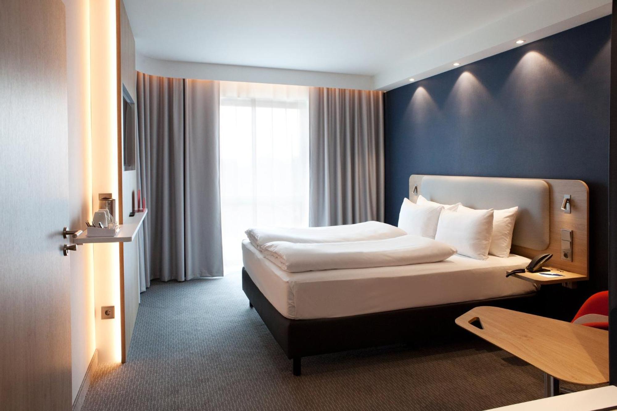 Holiday Inn Express - Saarbruecken By Ihg Экстерьер фото